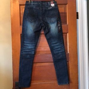 Extreme skinny jeans